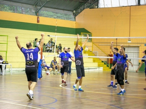 Geração 2 mil e Rezende são campeões do campeonato municipal de voleibol 007.jpg