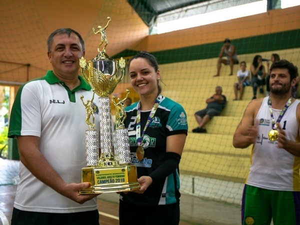 Geração 2 mil e Rezende são campeões do campeonato municipal de voleibol 018.jpg