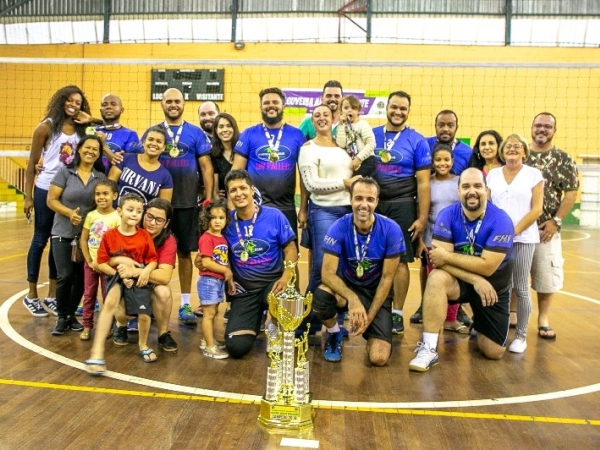 Geração 2 mil e Rezende são campeões do campeonato municipal de voleibol 001.jpg