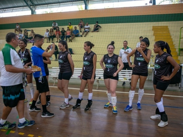 Geração 2 mil e Rezende são campeões do campeonato municipal de voleibol019.jpg