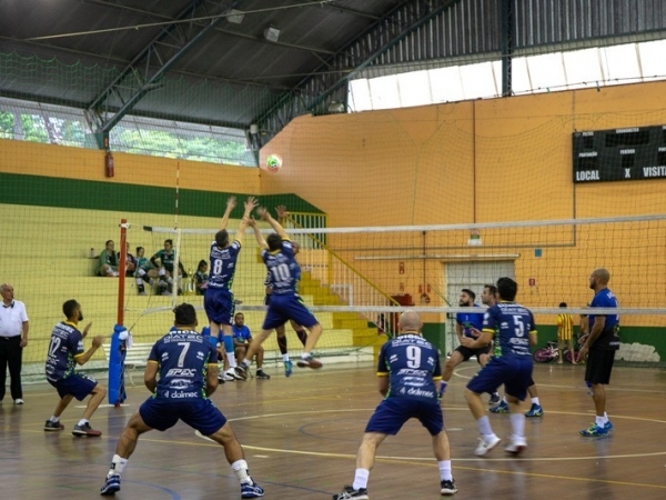 Geração 2 mil e Rezende são campeões do campeonato municipal de voleibol 011.jpg