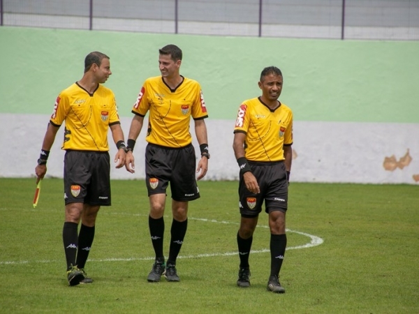Super FCLanchonete Avenida vence Piauí FC na 16.ª Copa Louveira de Futebol Amador 019.jpg