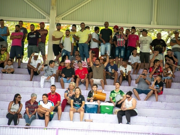 Super FCLanchonete Avenida vence Piauí FC na 16.ª Copa Louveira de Futebol Amador 014.jpg