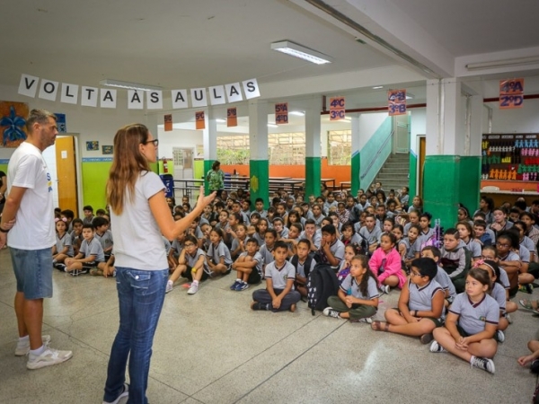 Prefeitura de Louveira firma convênio com campeã mundial de basquete Helen Luz (2).jpg