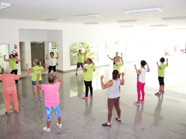 Saúde oferece aulas de Lian Gong no Centro de Reabilitação de Louveira.jpg
