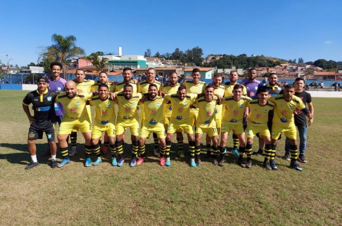 FUTEBOL - Super Louveira vence e é o primeiro classificado para as